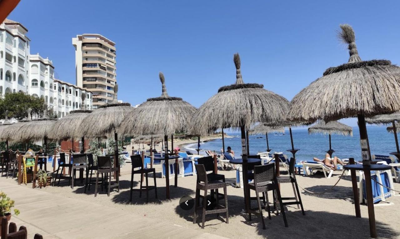 Apartment Aguamarina On The Beach Front Málaga Dış mekan fotoğraf