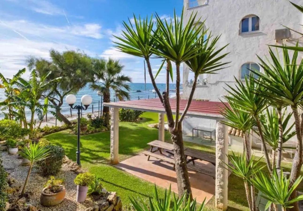 Apartment Aguamarina On The Beach Front Málaga Dış mekan fotoğraf